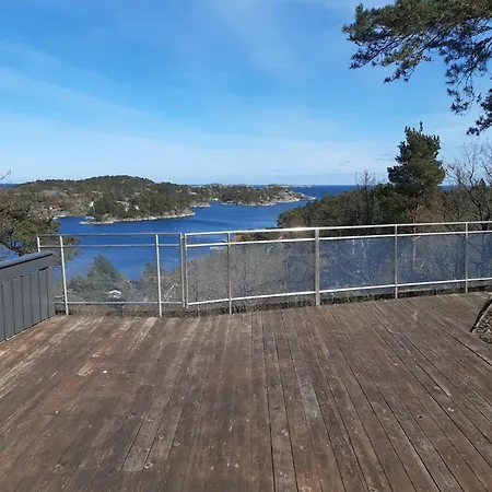 Havblikk, Cozy By The Sea With Beautiful Views *